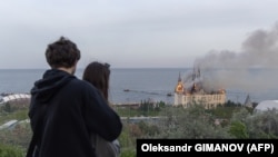 Una din consecințele atacului este incendierea „Castelului Kivalov”. Proprietatea de pe litoral este deținută de Academia de Drept din Odesa, dar este și reședința de vară a președintelui academiei ucrainene, Serghei Kivalov, fost deputat ucrainean.