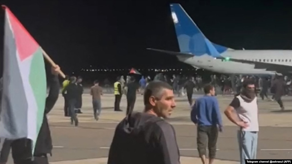 Антисемитская акция в аэропорту Махачкалы
