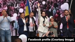 Potrivit datelor publicate de Consiliul Electoral de la Comrat duminică seara, candidata Partidului Șor a obținut peste 52% din voturi, iar oponentul ei – candidatul independent Grigori Uzun, susținut de Partidul Socialiștilor, a adunat peste 47% din voturi