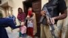 یک داکتر کمپاین های پولیو در پاکستان کشته شد