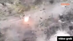 Момент ураження російської бронемашини. Скріншот із відео полку «Цунамі» бригади Нацполіції «Лють», липень 2023 року