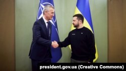 Генеральний секретар НАТО прибув до Києва з візитом і зустрівся з президентом Володимиром Зеленським 20 квітня