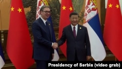 Predsednik Srbije Aleksandar Vučić sa kineskim predsednikom Si Đinpingom u Pekingu tokom potpisivanja Sporazuma o slobodnoj trgovini između Srbije i Kine 17. oktobra 2023. 