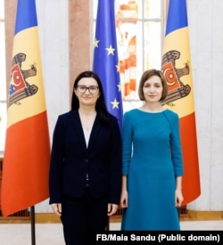 Președinta Maia Sandu și Cristina Gherasimov, viceprim-ministră pentru Integrare Europeană, desemnată în calitate de negociator-șef din partea Republicii Moldova.