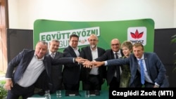 Kisebbségi magyar pártok képviselői Nagyváradon 2024. május 16-án. Balról a második Berényi József, középen Kelemen Hunor