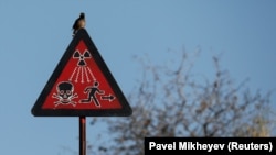 Майлуу-Суудагы уран калдыктары сакталган жердеги белги, 2019-жыл