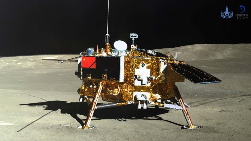 Кина лансираше сонда да собира примероци од темната страна на Месечината