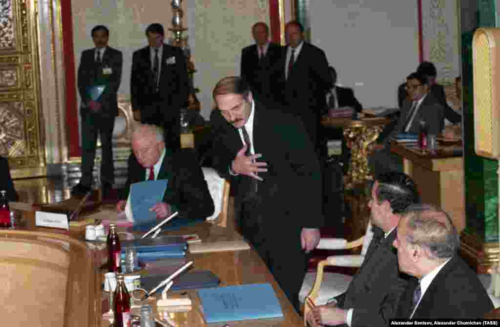 Belarusian President Alyaksandr Lukashenka greets heads of state during a meeting of the Commonwealth of Independent States in October 1994. Lukashenka, a former collective farm manager and KGB border guard, was sworn in as president on July 20, 1994, after campaigning on an anti-corruption and pro-Russian platform. It would be independent Belarus&rsquo;s last free election. Soon after his inauguration, Lukashenka proposed what became the Union of Russia and Belarus. In the years that followed, several of Lukashenka&rsquo;s political opponents disappeared and are believed to have been murdered as the new leader embarked on a push to return Belarus to a Soviet-style authoritarian state.&nbsp;