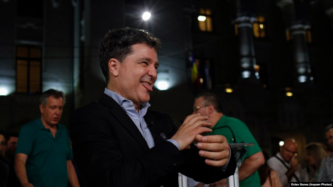 Nicușor Dan, câștigătorul alegerilor din București, are toate motivele să fie bucuros. Alți politicieni nu pot încă desface șampania.