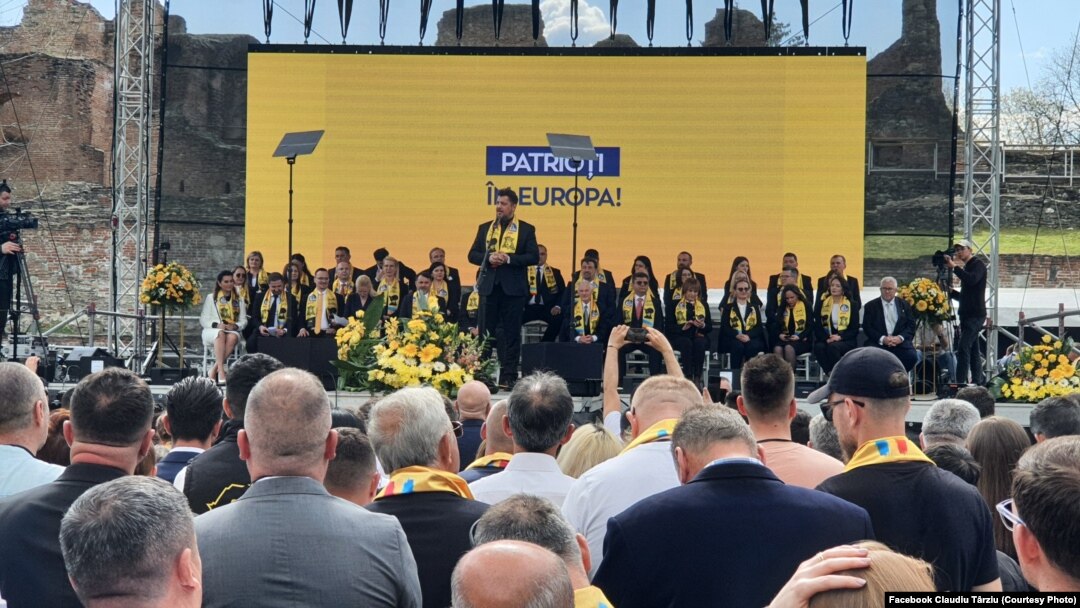 Claudiu Târziu, lider AUR, la lansarea candidaților pentru alegerile europene la Târgoviște ( 7 aprilie 2024)