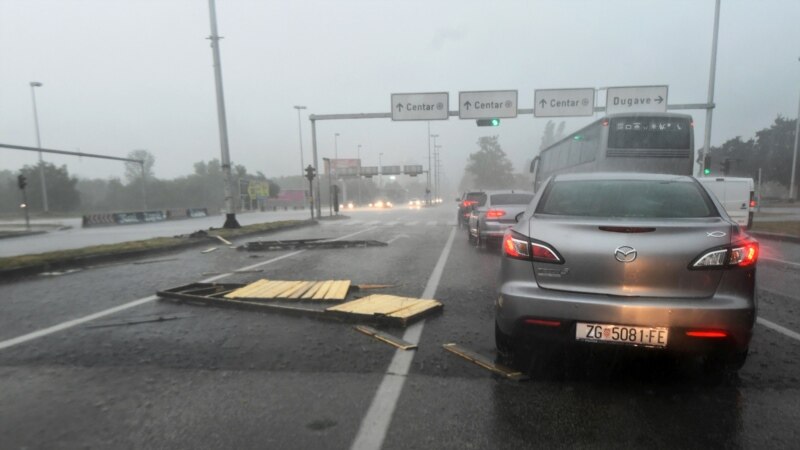 Црвен метео аларм во пет региони во Хрватска поради невремето