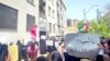 حامیان حجاب اجباری در مقابل دفتر ارتباطات مردمی قوه قضائیه