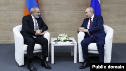 Russia - Russian President Vladimir Putin and Armenian Prime Minister Nikol Pashinian meet in Sochi, June 9, 2023.