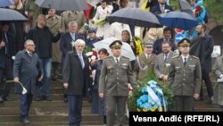 Vence na spomenik Oslobodiocima Beograda položili su i diplomatski predstavnici Poljske, Nemačke, Francuske, Ukrajine, SAD, Češke.