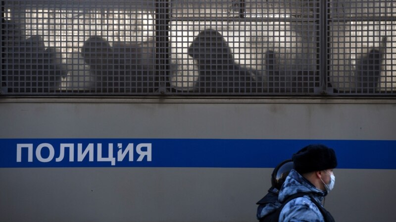 В Москве после стычки с полицейскими задержали более 80 мигрантов