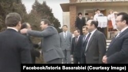 Prima întâlnire între președinții Iliescu și Snegur a avut loc la Ungheni în 1992.