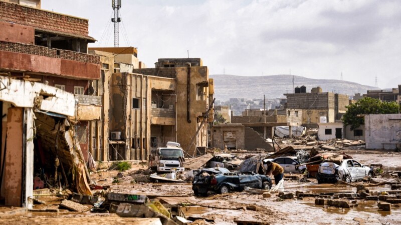 Илјадници загинати и исчезнати во поплавите во Либија