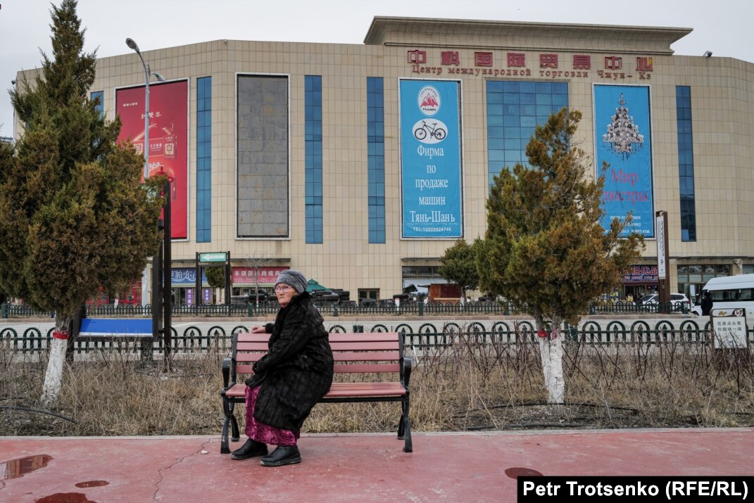 Қыз сперматозоидты шашырата бастады Қыз сперматозоидты шашырата бастады