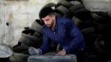Ekolog iz Gaze pretvara otpad u materijal za sportske terene