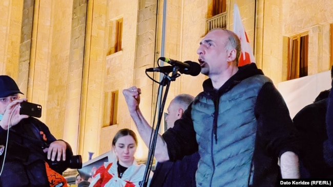 Алеко Елисашвили по време на протеста в понеделник
