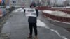 Омск: покинувшего Россию активиста оштрафовали на 30 тысяч за пикет
