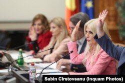 USR a cerut demiterea președintei Comisiei juridice a Camerei Deputaților, Laura Vicol, pentru modul în care a condus ședința în care s-au votat modificările la codurile penale.