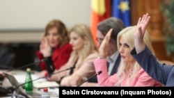 Laura Vicol, pe vremea când era șefa Comisiei juridice din Camera Deputaților