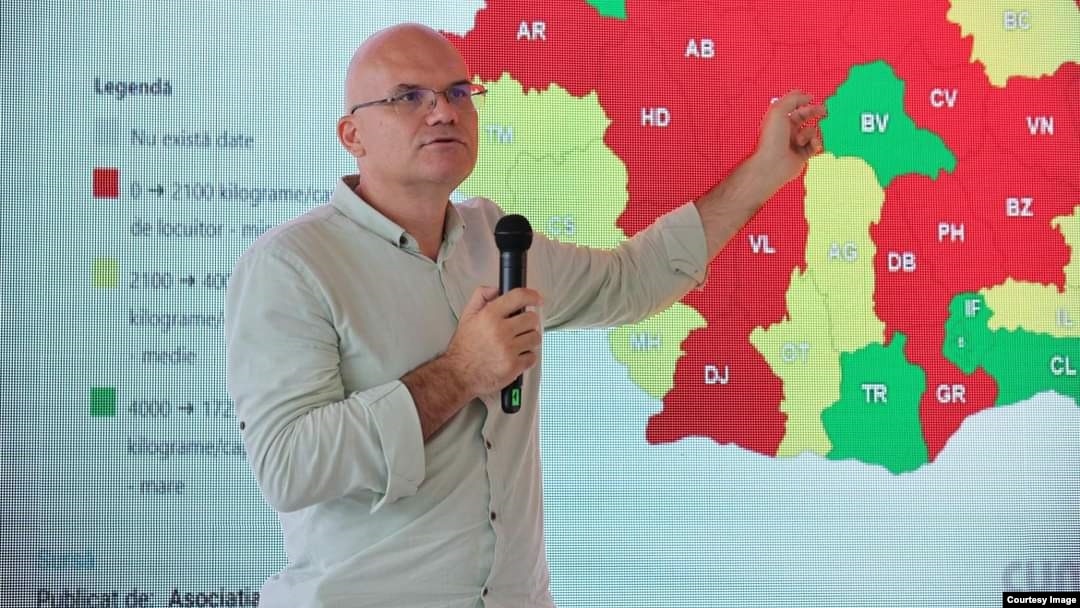 Raul Pop, director programe la Asociația Ecoteca, spune că sistemul de garanție-returnare va fi aplicat în toate magazinele care vând băuturi.