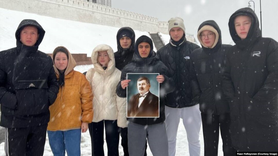 Чарада катнашучылар