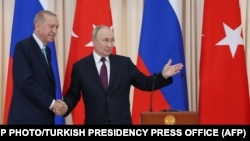 Реджеп Эрдоган и Владимир Путин перед пресс-конференцией в Сочи, 4 сентября 2023 года