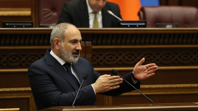 Armenia's Pashinian Orders Change To Constitution To Pave Way For Treaty With Baku 