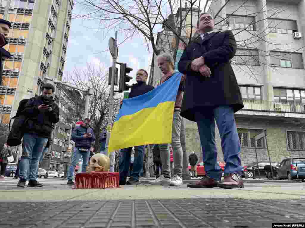 Siç shpjeguan ata, në këtë mënyrë duan të tregojnë se cili është rezultati i politikës ruse dhe pushtimit të Ukrainës gjatë kësaj kohe.