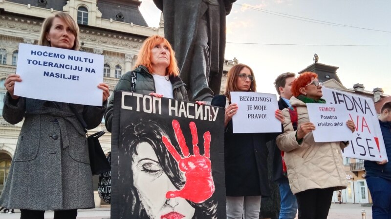 Sirena za uzbunu na protestu u Novom Sadu nakon dvostrukog femicida