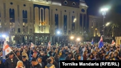 Milli hereketiň parlamentiň öňündäki ýygnanyşygy