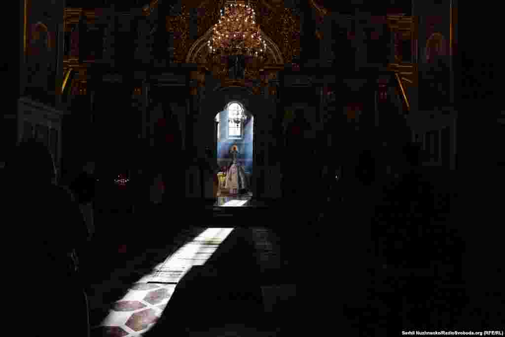 Великодні богослужіння в Успенському соборі Києво-Печерської лаври. Київ, 5 травня 2024 року