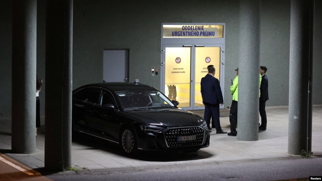 Больница, в которую после нападения доставили политика