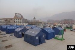 Au fost instalate corturi pentru sinistrați după cutremurul din provincia Gansu, nord-vestul Chinei, 19 decembrie 2023 (foto AFP)