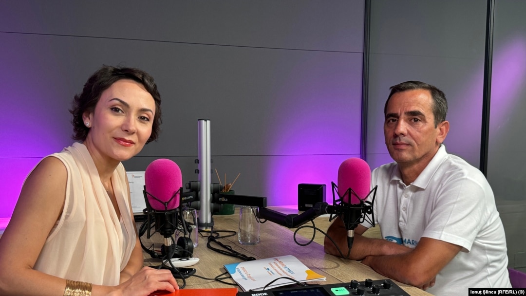 „Cele mai crunte au fost ultimele zile în care eu nu aveam curajul să-l las să plece. Voiam să stau numai lângă el și nu pricepeam că el voia să plece, dar nu voia să-l văd eu cum moare. Cum mă duceam la trei metri de el, țiuiau aparatele”, spune Mirel Dolofan. 