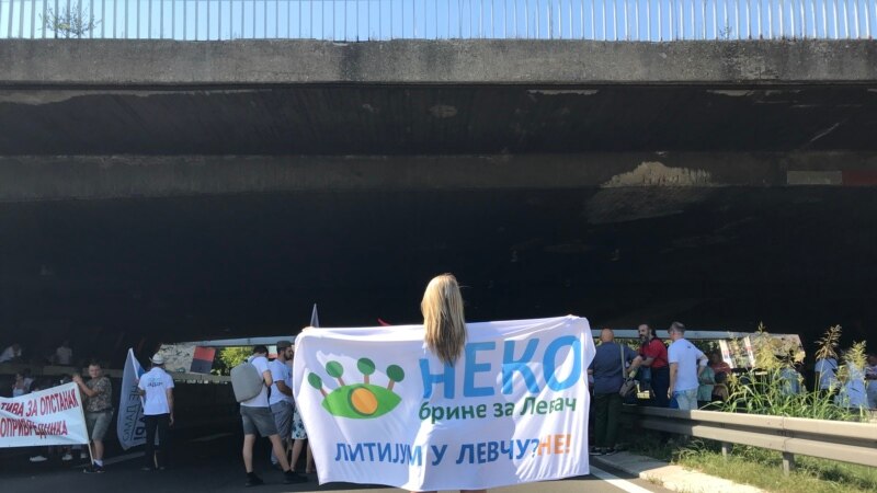 Aktivisti Saveza ekoloških organizacija Srbije blokirali autoput