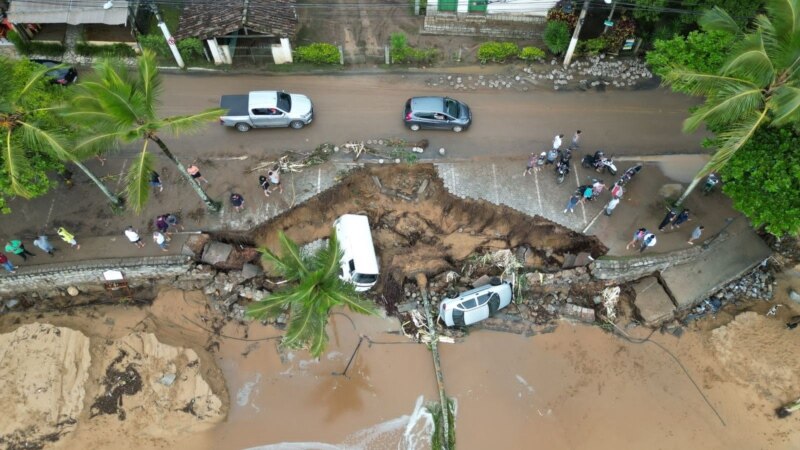Најмалку 54 загинати и десетици исчезнати по поплавите и лизгањето на земјиште во Бразил