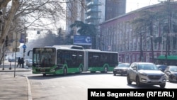 18-მეტრიანი ავტობუსი თბილისში