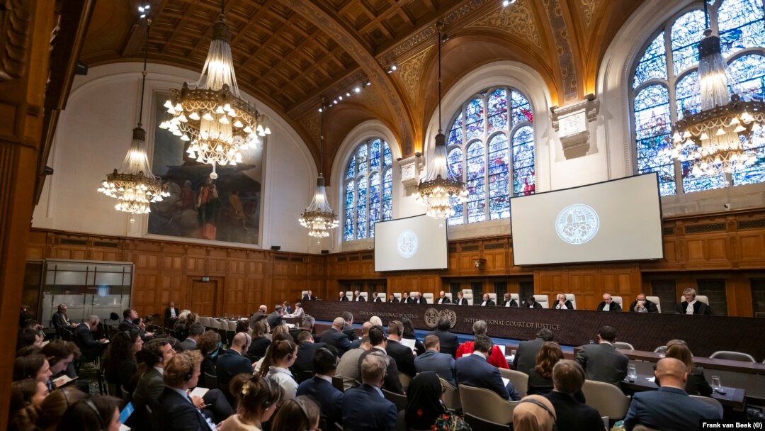 Imagine din interiorul Curții Internaționale de Justiție în timpul deciziei în cazul Ucraina vs Rusia, privind finanțarea terorismului de către Rusia în Crimeea ocupată