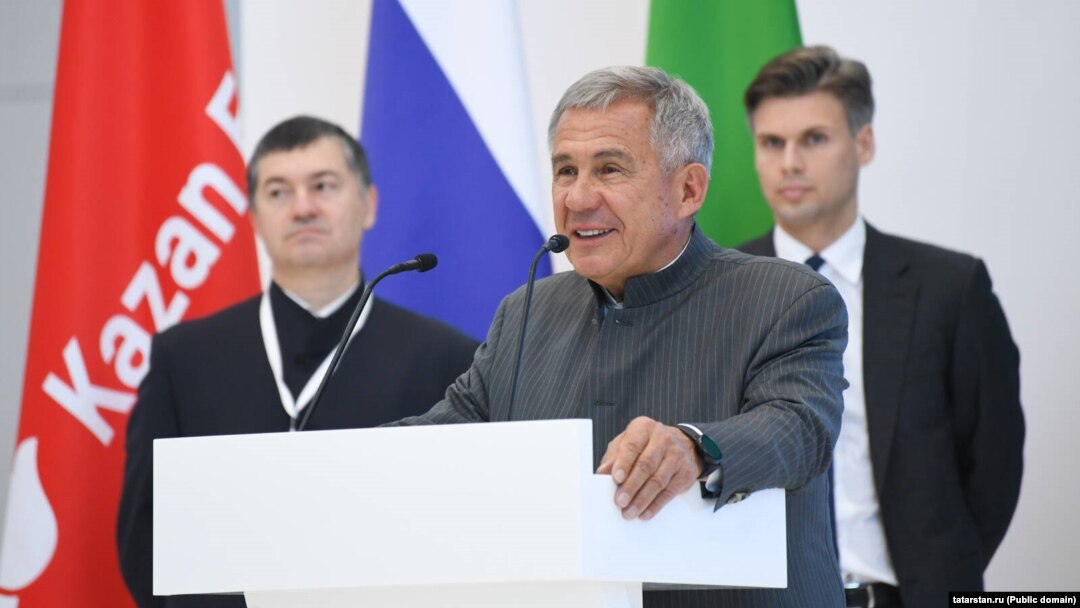 Рөстәм Миңнеханов Kazan Digital Week форумында чыгыш ясый