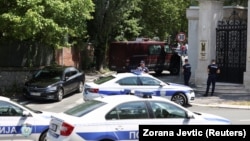 Policija nakon napada na pripadnika Žandarmerije ispred ambasade Izraela u Beogradu, 29. jun 2024. 