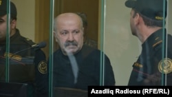 Вагиф Хачатрян в зале суда в Баку
