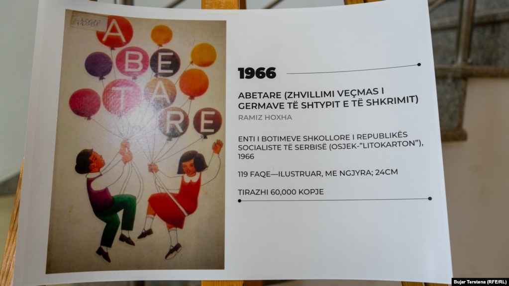 &nbsp;Abetare e botuar në vitin 1966.