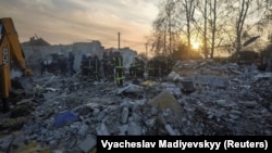 За останніми даними, кількість загиблих через удар по кафе на Харківщині – 51 людина, в тому числі дитина