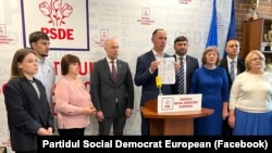 Partidul Social Democrat European (PSDE) îndeamnă toți moldovenii, care dețin și cetățenie română, să iasă într-un număr cât mai mare la vot, în cadrul alegerilor europarlamentare din 9 iunie curent, și să acorde sprijin Alianței PSD-PNL