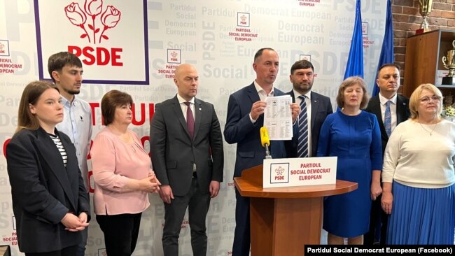 Partidul Social Democrat European (PSDE) îndeamnă toți moldovenii, care dețin și cetățenie română, să iasă într-un număr cât mai mare la vot, în cadrul alegerilor europarlamentare din 9 iunie curent, și să acorde sprijin Alianței PSD-PNL
