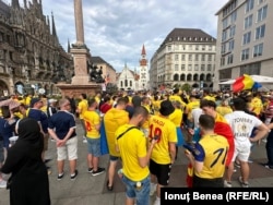 Mii de români au sărbătorit victoria de pe 17 iunie cu Ucraina în Marienplaz/Munchen.